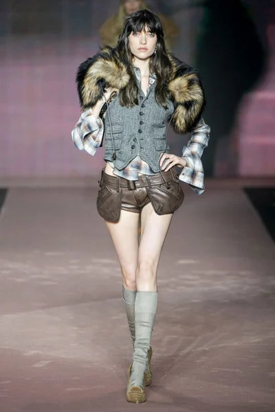 Look 1